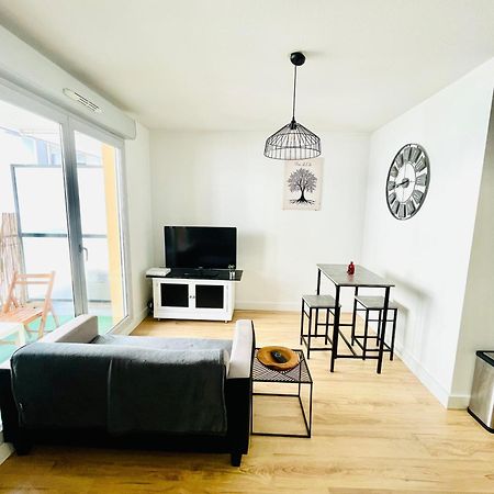 Appartement Avec Place De Parking Et Piscine Villefranche-sur-Saône Exterior foto