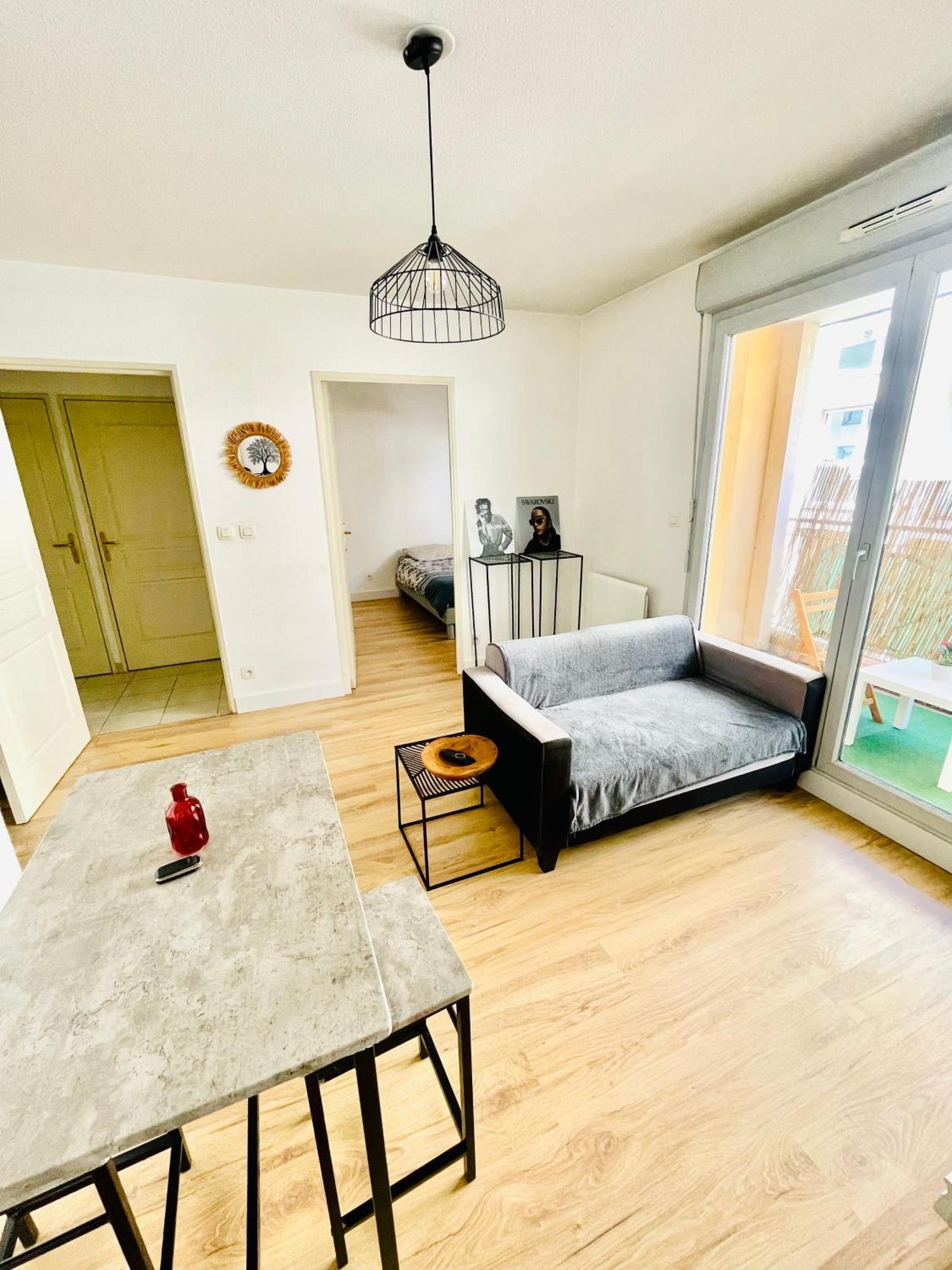 Appartement Avec Place De Parking Et Piscine Villefranche-sur-Saône Exterior foto