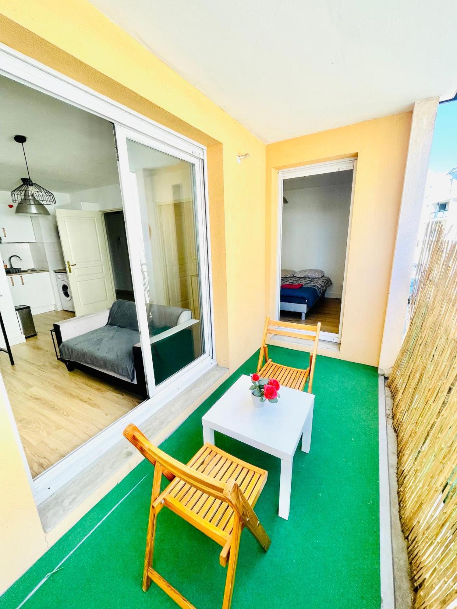 Appartement Avec Place De Parking Et Piscine Villefranche-sur-Saône Exterior foto