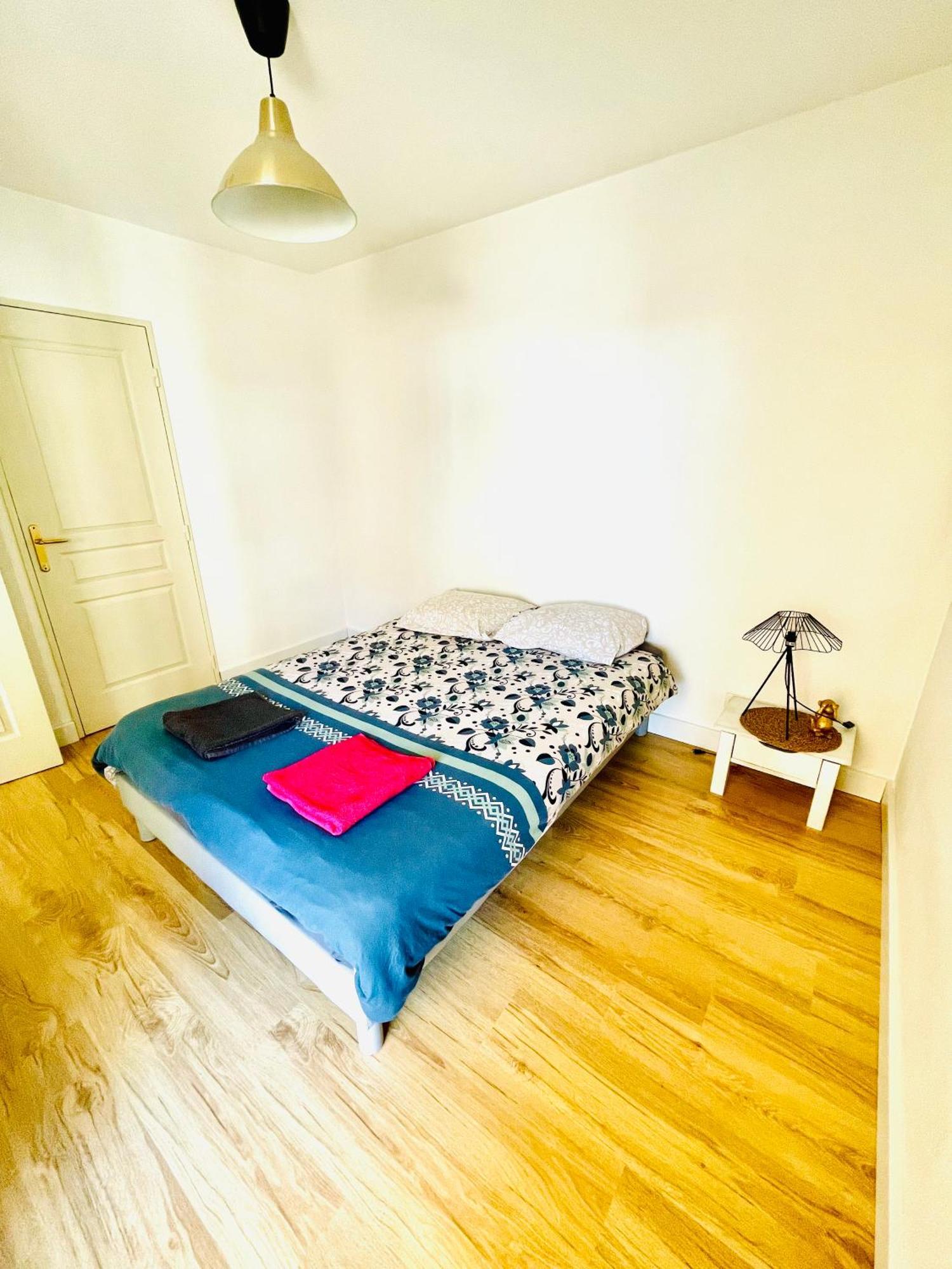 Appartement Avec Place De Parking Et Piscine Villefranche-sur-Saône Exterior foto